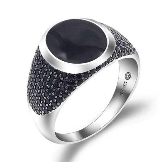 טבעת כסף 925 לגבר בסגנון וינטג' משובצת באבן זירקון שחורה